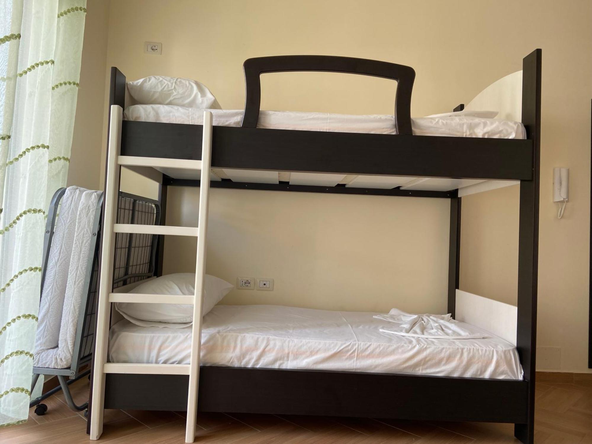 Ari Apartaments Vlore Ngoại thất bức ảnh